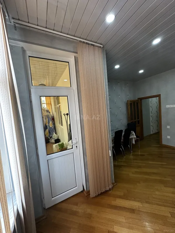 Satılır 2 otaqlı mənzil 105 m²