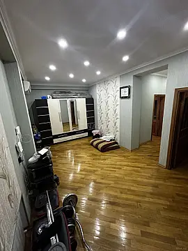 Satılır 2 otaqlı mənzil 105 m²
