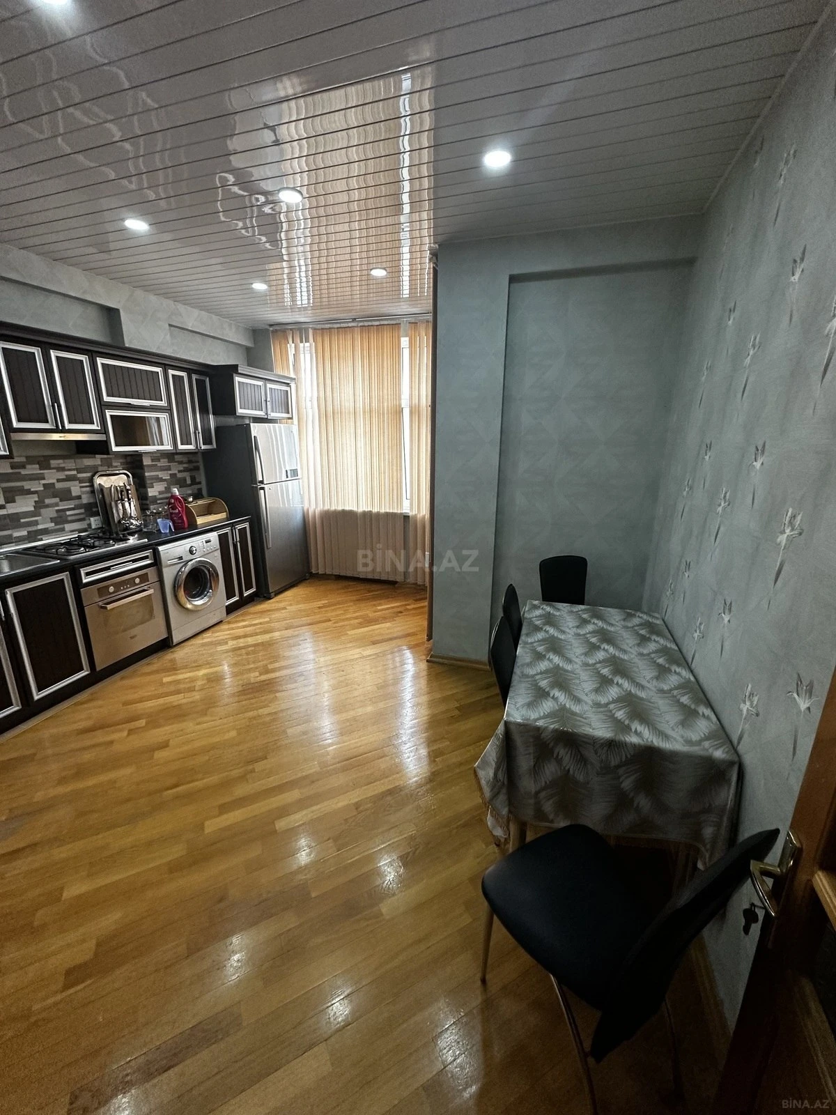 Satılır 2 otaqlı mənzil 105 m²