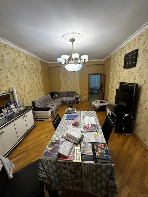 Satılır 2 otaqlı mənzil 105 m²