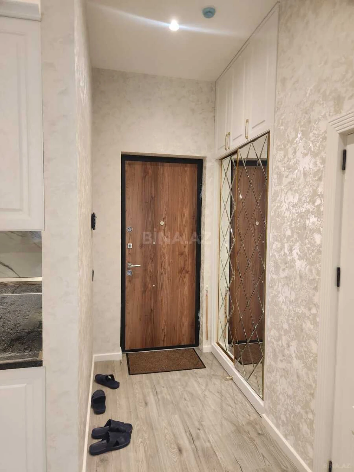 Kirayə verilir 2 otaqlı mənzil 70 m²