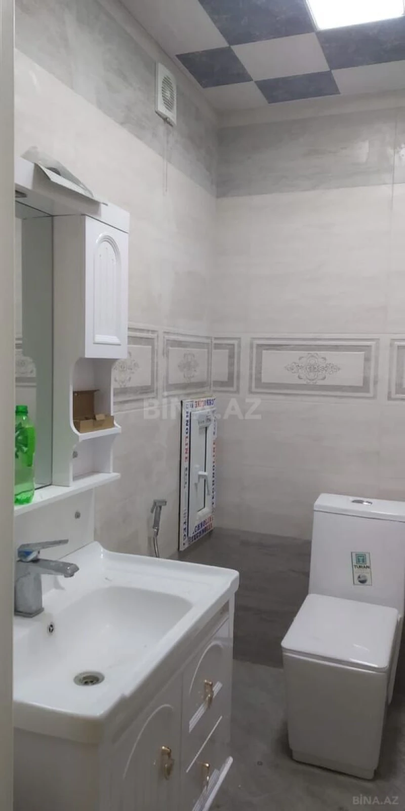 Kirayə verilir 3 otaqlı mənzil 137 m²