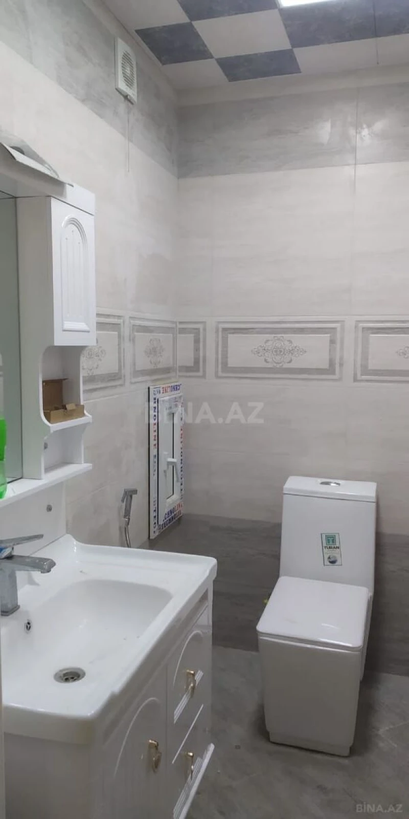 Kirayə verilir 3 otaqlı mənzil 137 m²