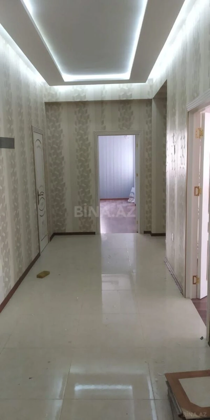Kirayə verilir 3 otaqlı mənzil 137 m²