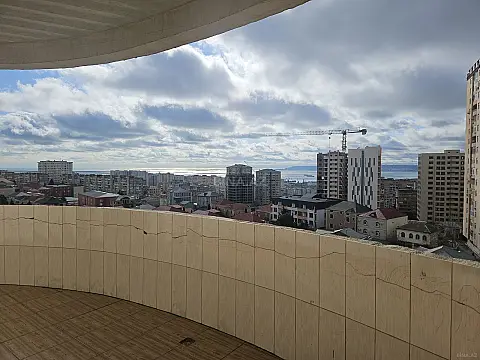 Kirayə verilir 3 otaqlı mənzil 130 m²