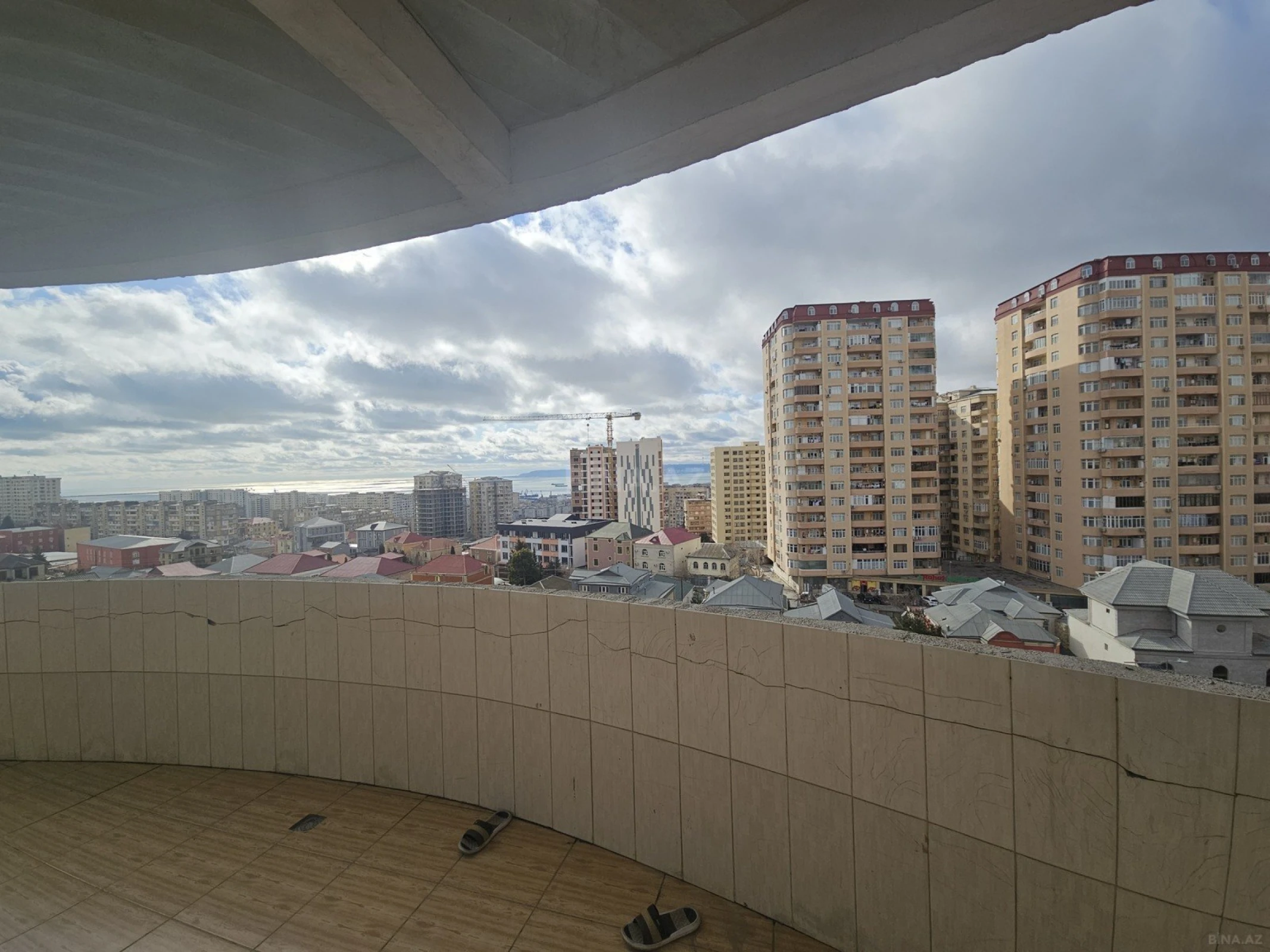 Kirayə verilir 3 otaqlı mənzil 130 m²