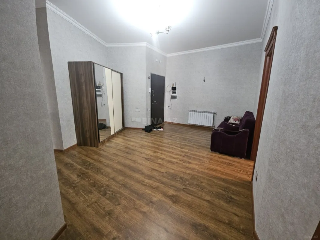 Kirayə verilir 3 otaqlı mənzil 130 m²