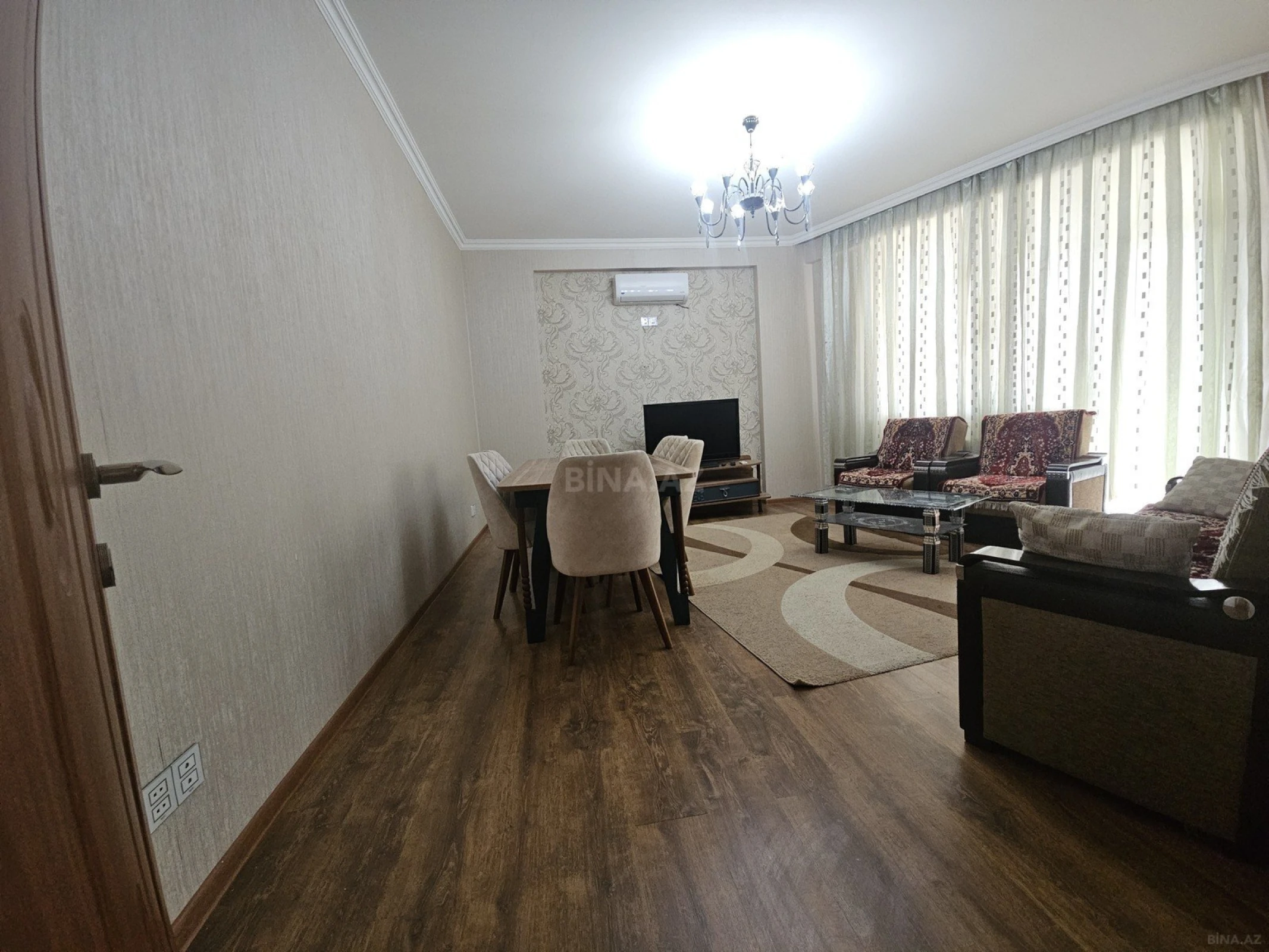 Kirayə verilir 3 otaqlı mənzil 130 m²