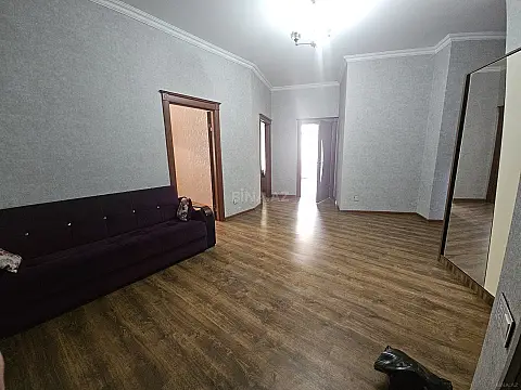 Kirayə verilir 3 otaqlı mənzil 130 m²