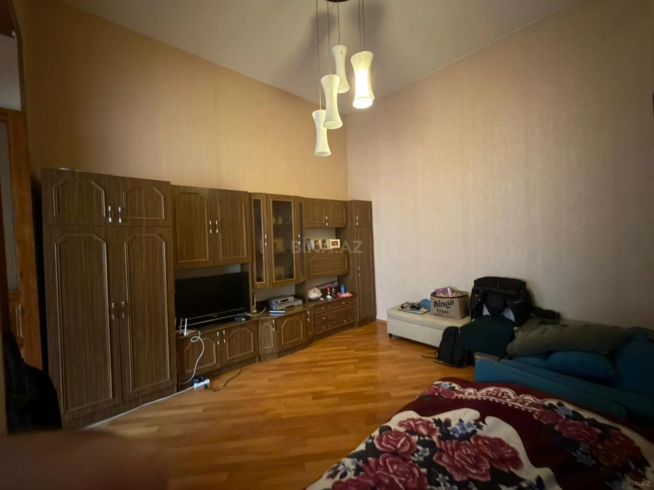 Satılır 4 otaqlı mənzil 75 m²