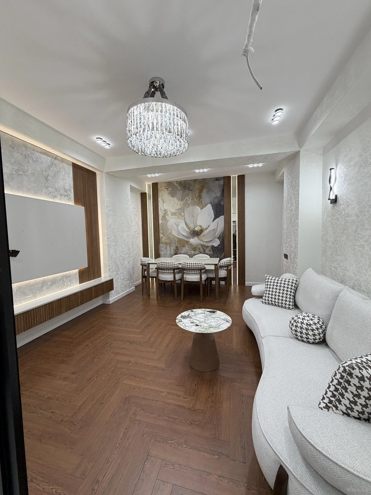 Satılır 3 otaqlı mənzil 96 m²