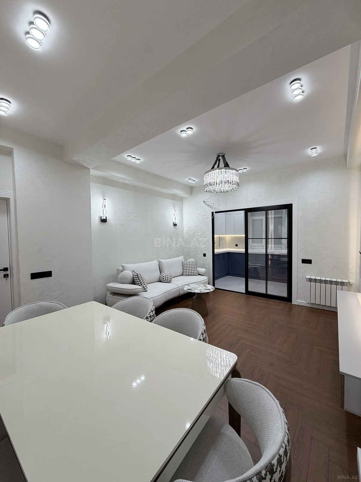 Satılır 3 otaqlı mənzil 96 m²
