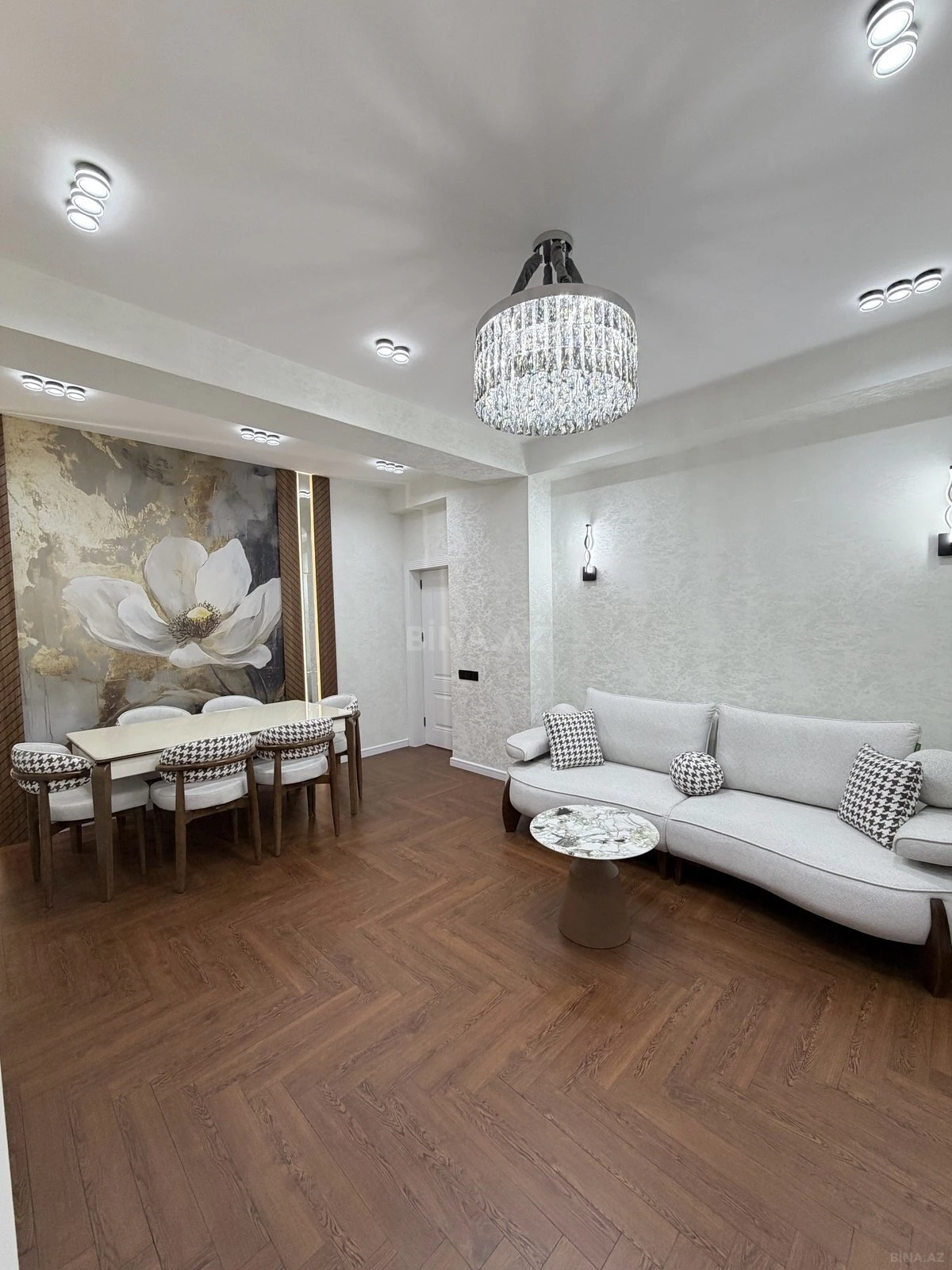 Satılır 3 otaqlı mənzil 96 m²