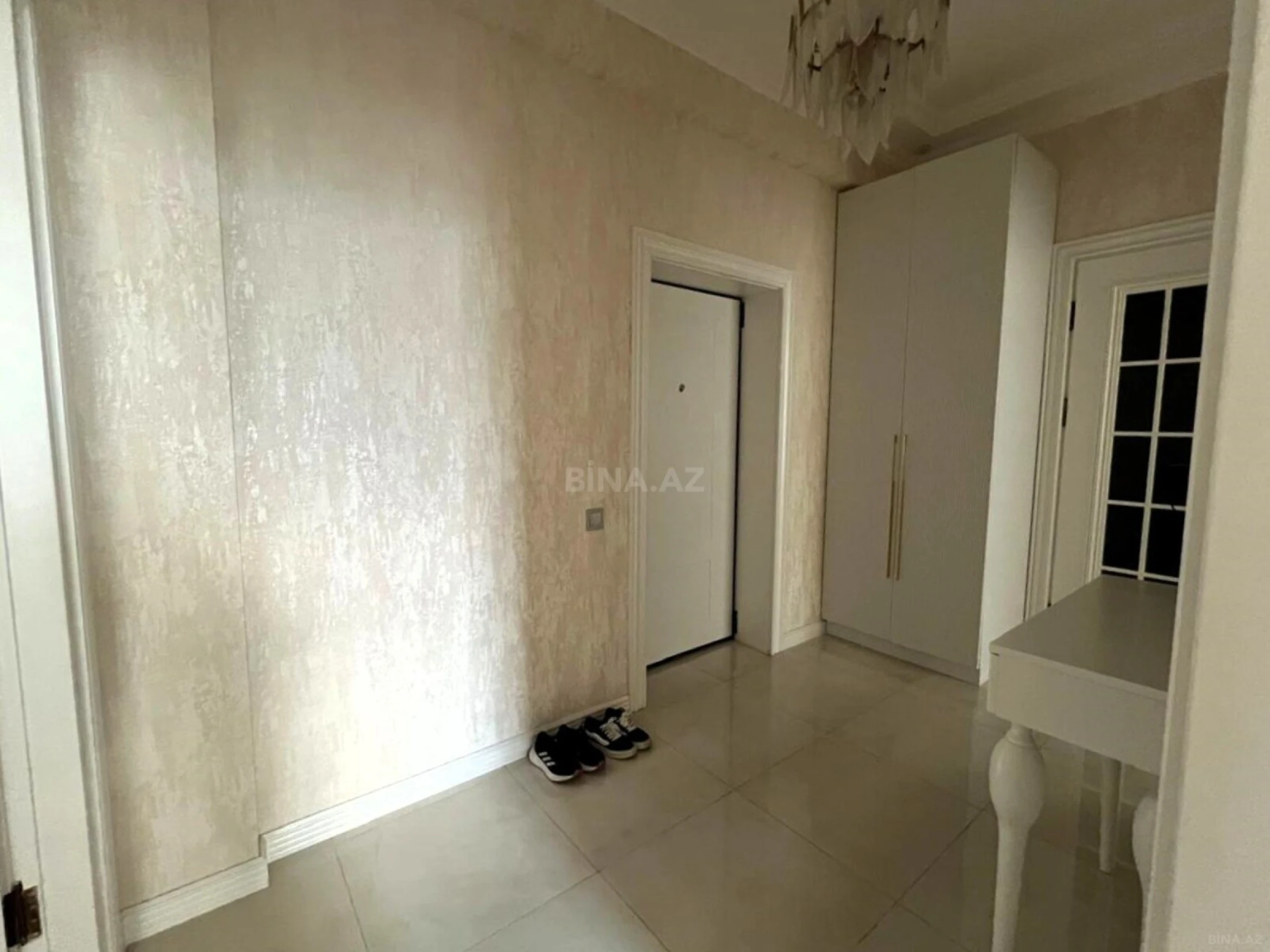 Satılır 2 otaqlı mənzil 80 m²