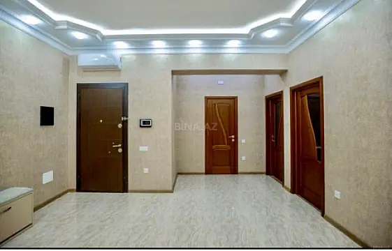 Kirayə verilir 4 otaqlı mənzil 181 m²