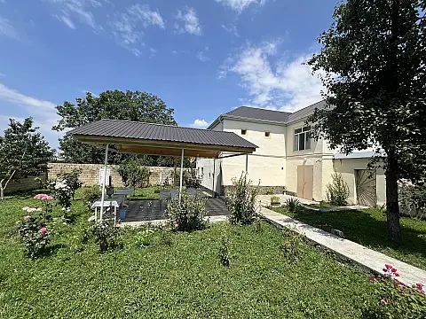 Kirayə verilir 3 otaqlı həyət evi 200 m² — Qəbələ 3 otaq 200.00 m²