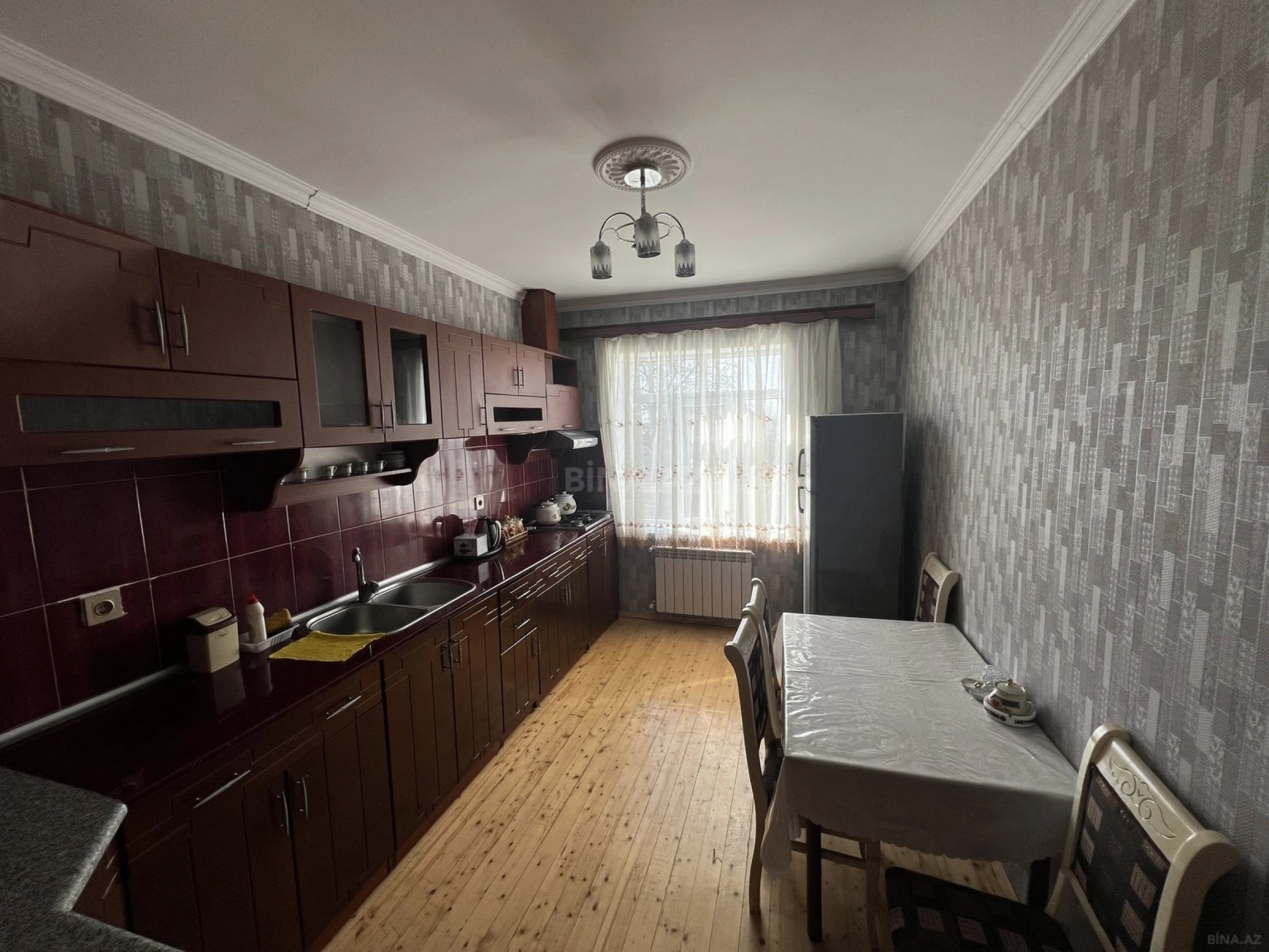 Kirayə verilir 3 otaqlı həyət evi 200 m²