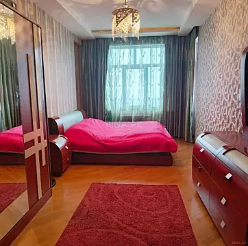 Satılır 4 otaqlı mənzil 157 m²