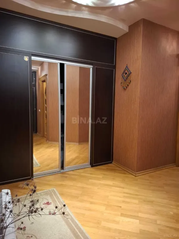 Kirayə verilir 3 otaqlı mənzil 120 m²