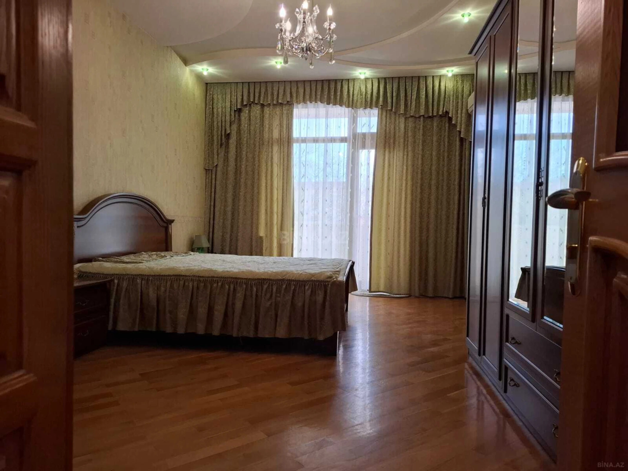 Kirayə verilir 3 otaqlı mənzil 120 m²