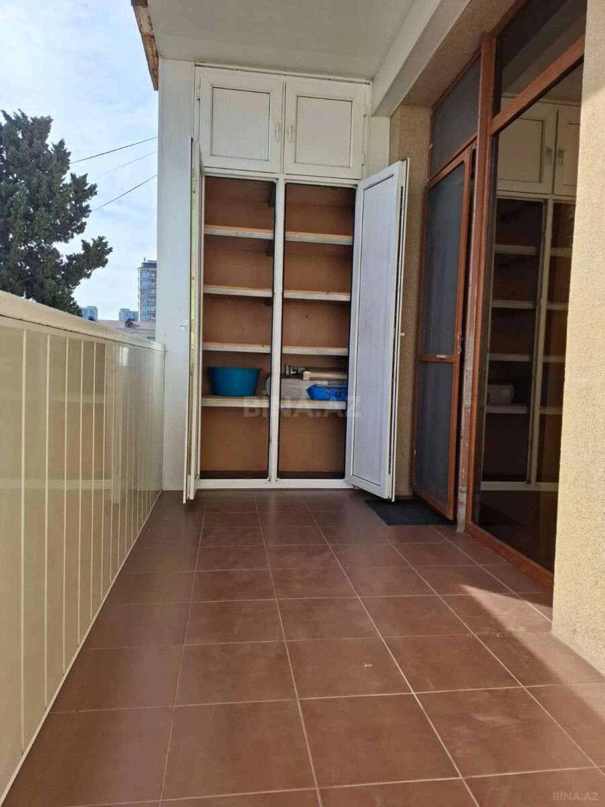 Kirayə verilir 3 otaqlı mənzil 120 m²
