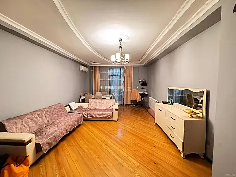 Kirayə verilir 2 otaqlı mənzil 70 m²