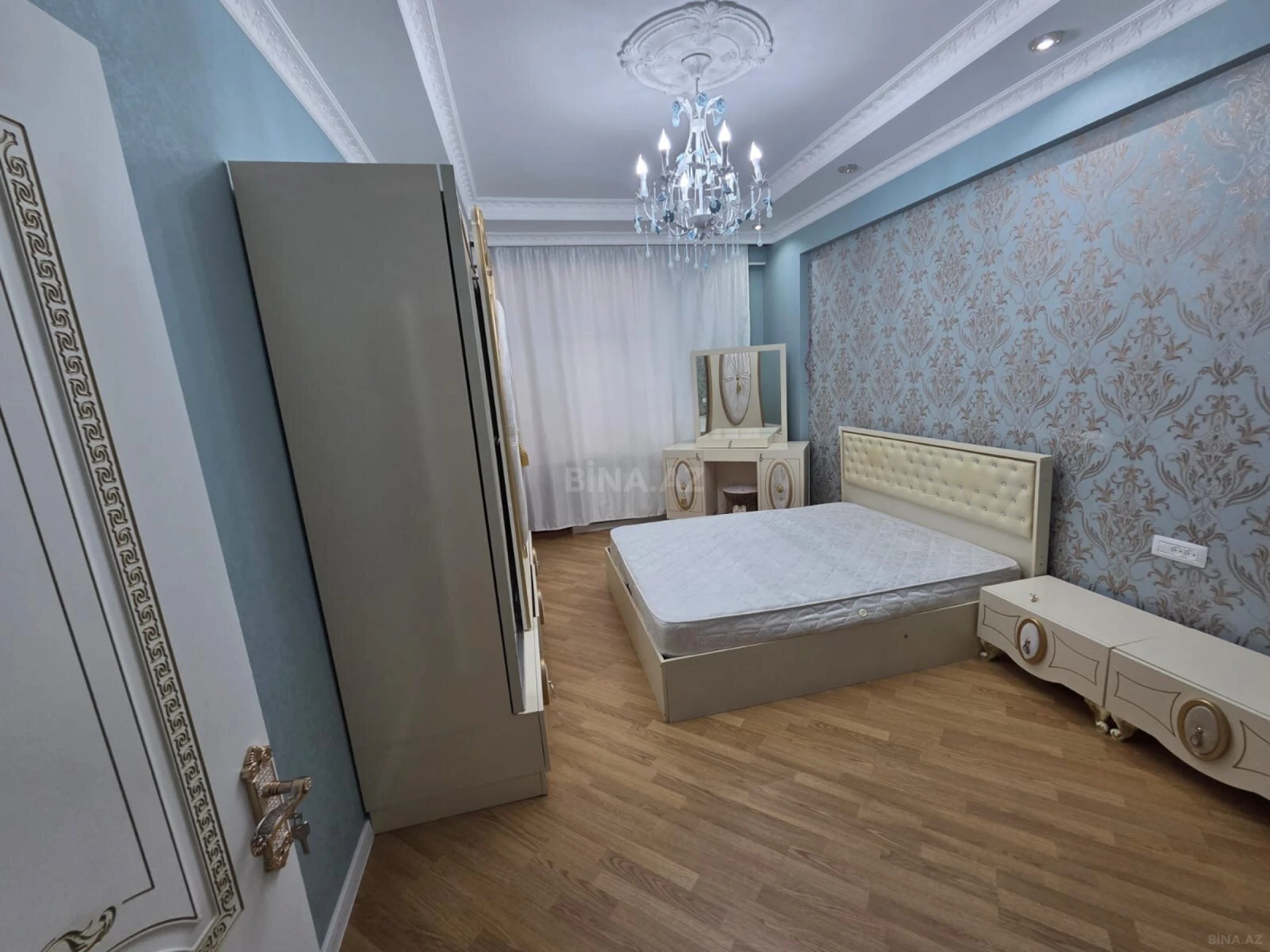 Kirayə verilir 2 otaqlı mənzil 70 m²