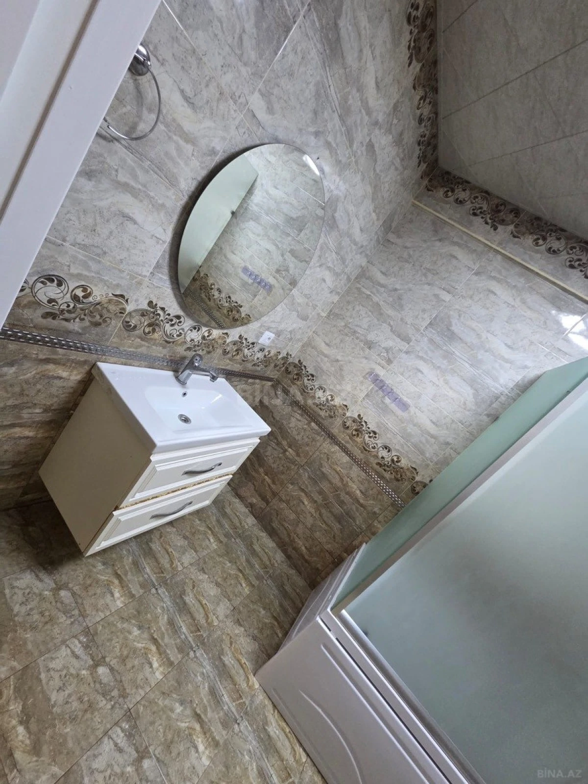 Kirayə verilir 2 otaqlı mənzil 70 m²