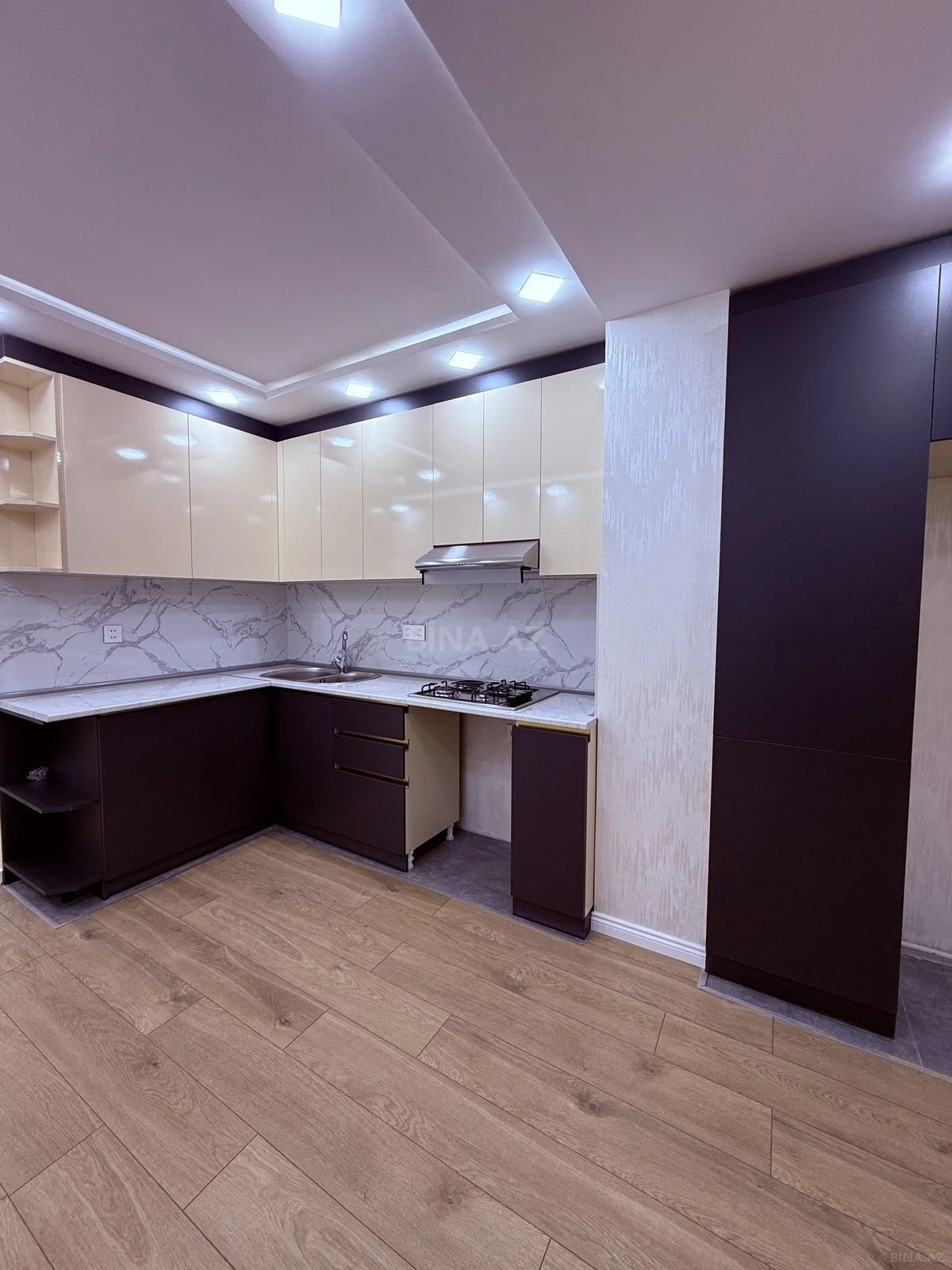 Satılır 2 otaqlı mənzil 68 m²