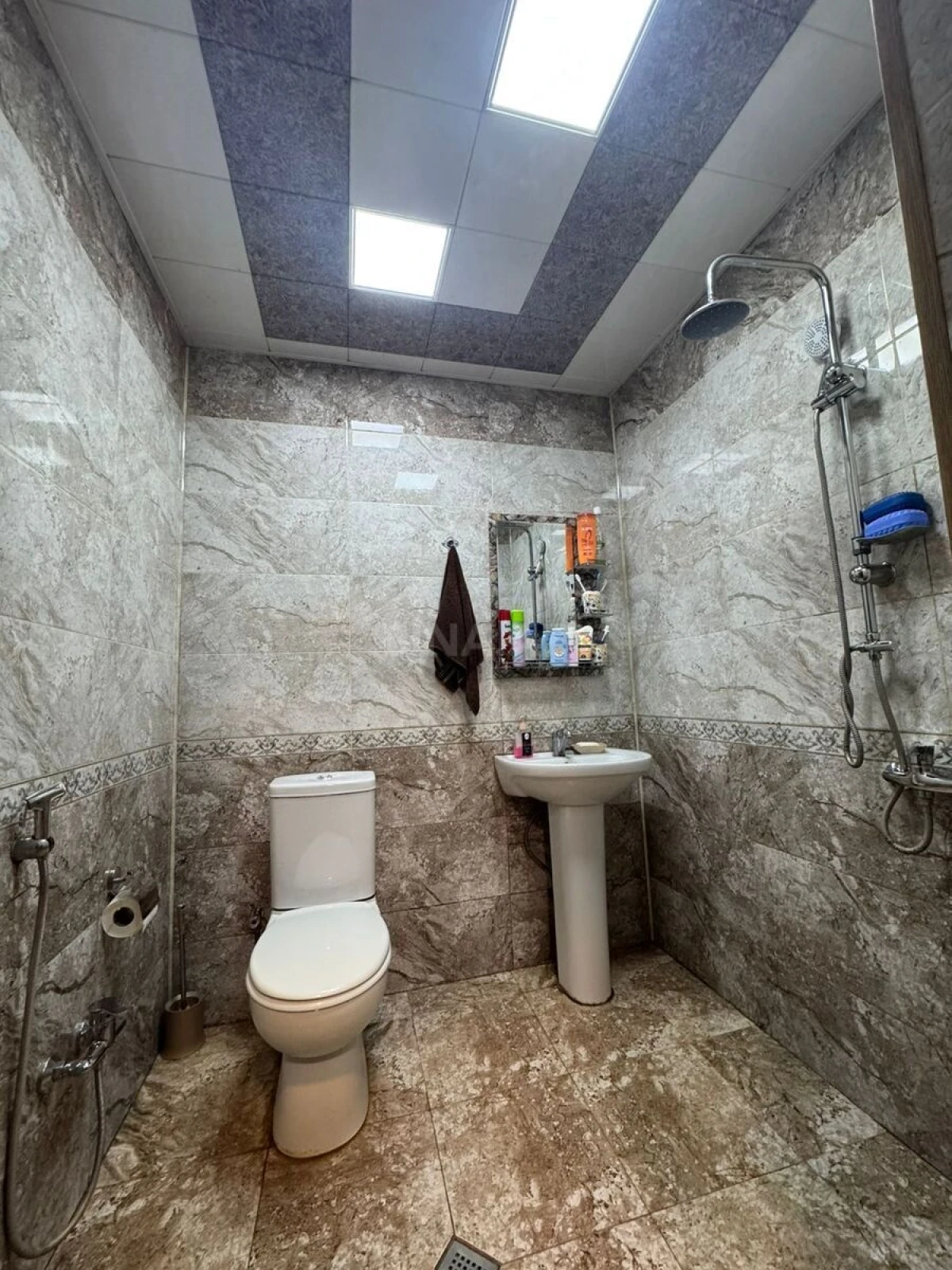 Satılır 2 otaqlı mənzil 72 m²
