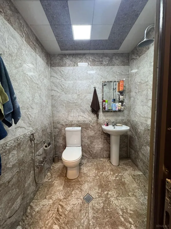 Satılır 2 otaqlı mənzil 72 m²