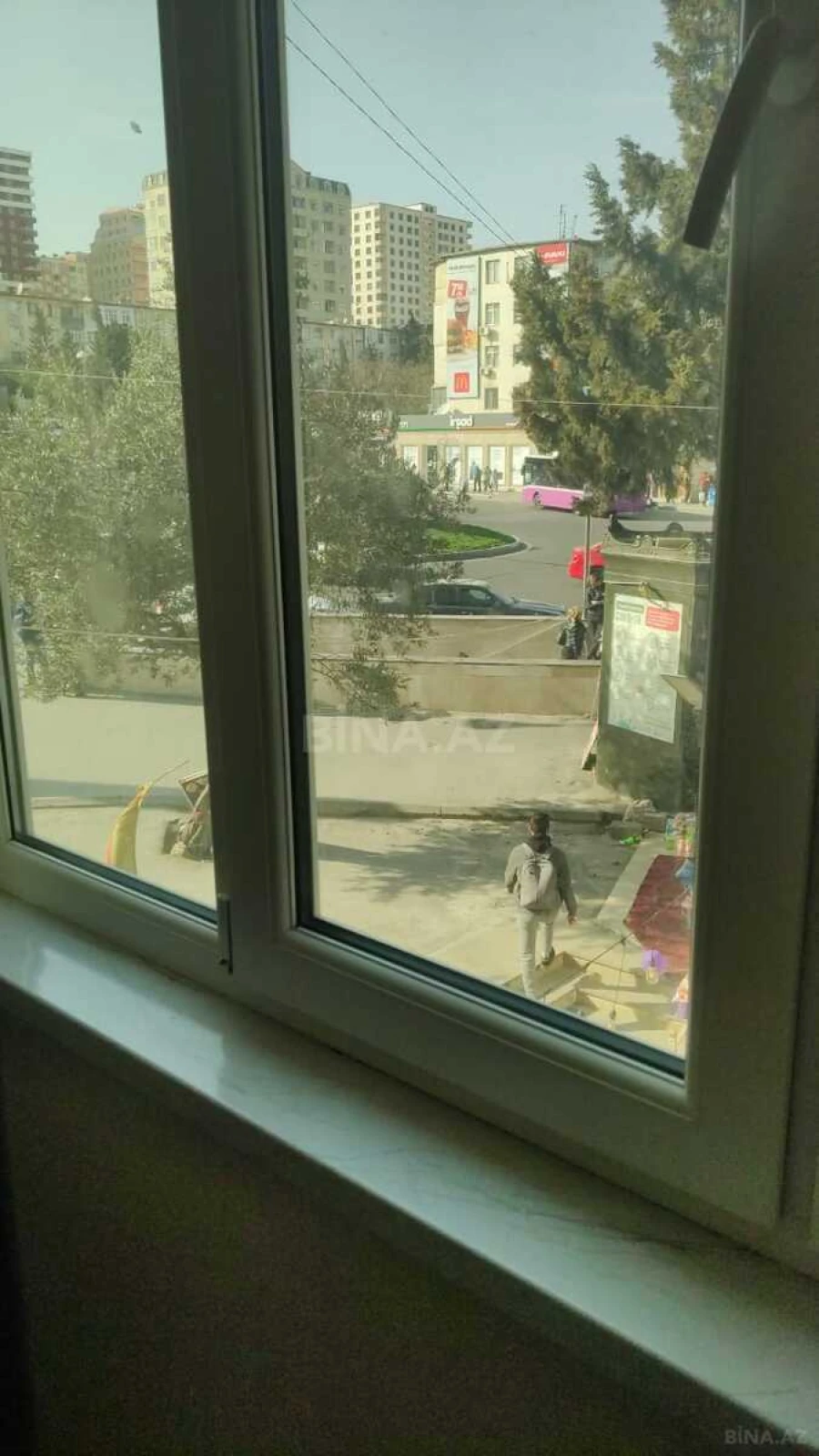 Kirayə verilir 4 otaqlı mənzil 130 m²