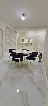 Satılır 4 otaqlı mənzil 140 m²