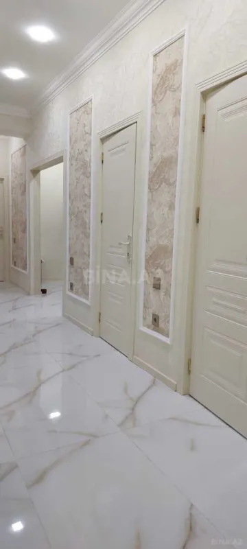 Satılır 4 otaqlı mənzil 140 m²