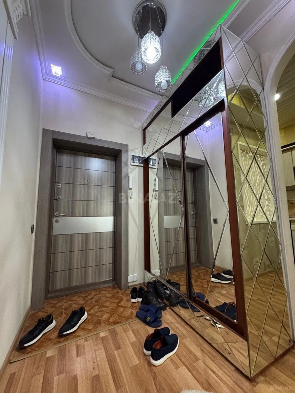 Satılır 2 otaqlı mənzil 55 m²