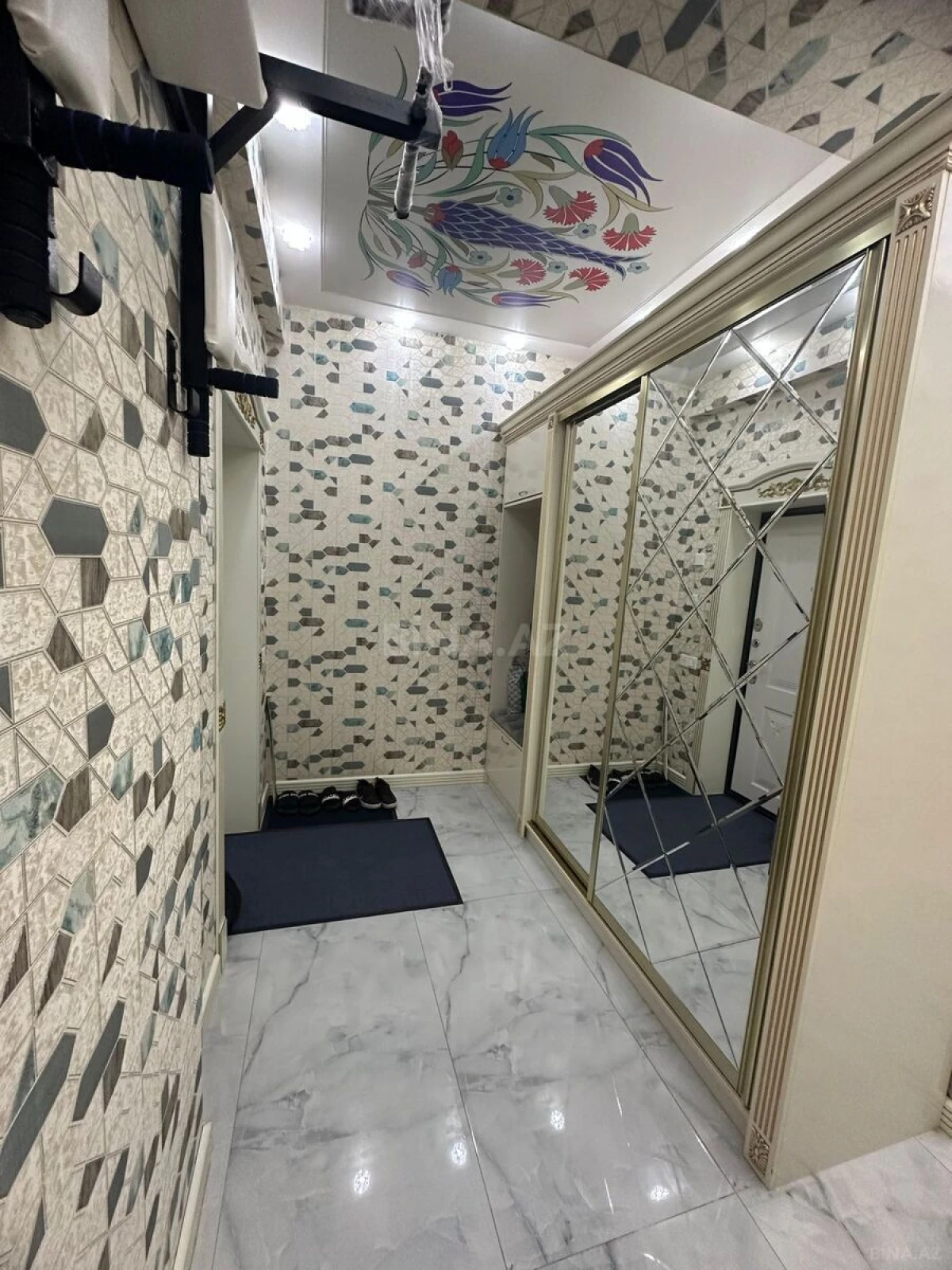 Satılır 3 otaqlı mənzil 128 m²