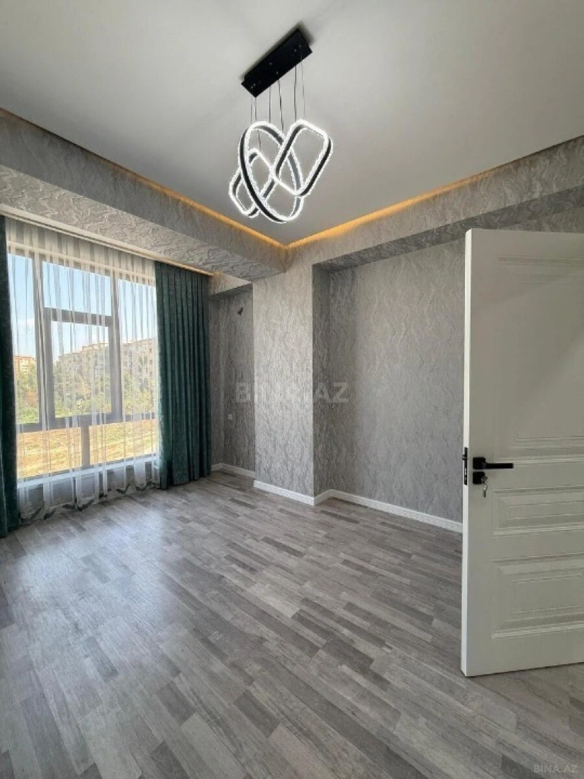 Satılır 7 otaqlı həyət evi 750 m²
