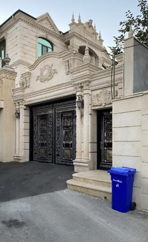 Satılır 7 otaqlı həyət evi 750 m²