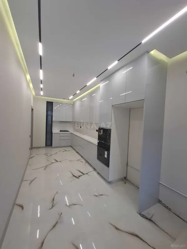Satılır 4 otaqlı mənzil 145 m²