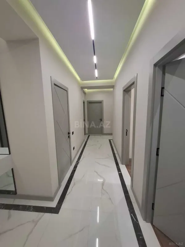 Satılır 4 otaqlı mənzil 145 m²