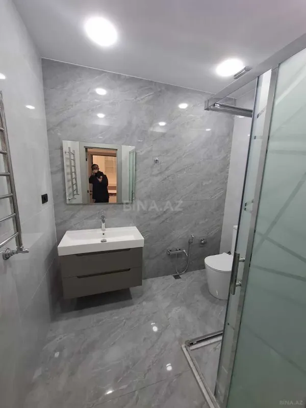 Satılır 4 otaqlı mənzil 145 m²