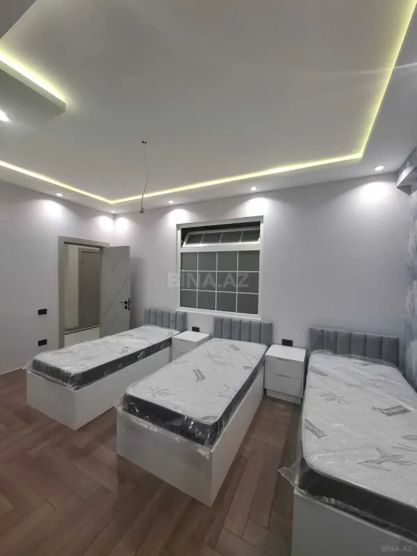 Satılır 4 otaqlı mənzil 145 m²