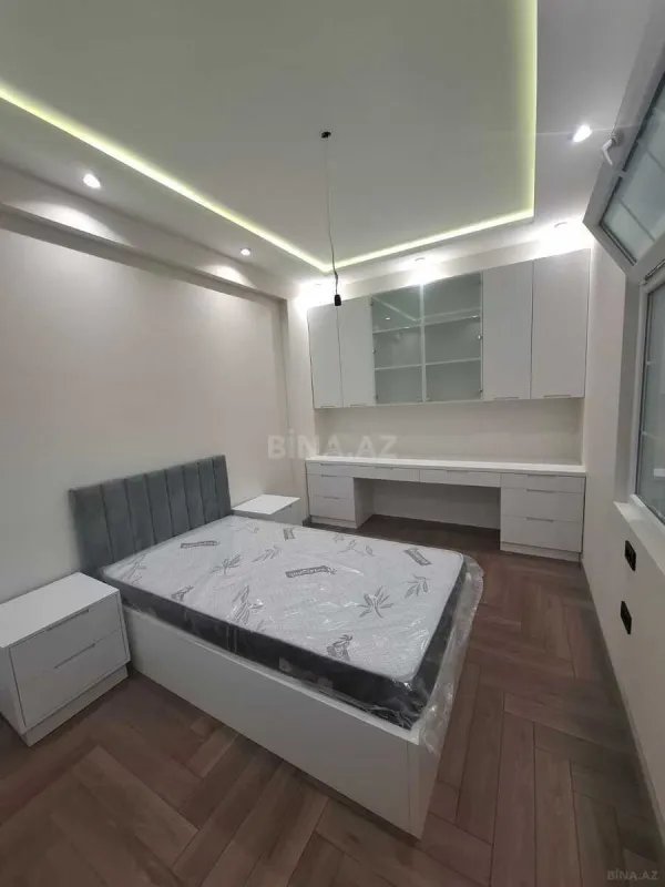 Satılır 4 otaqlı mənzil 145 m²