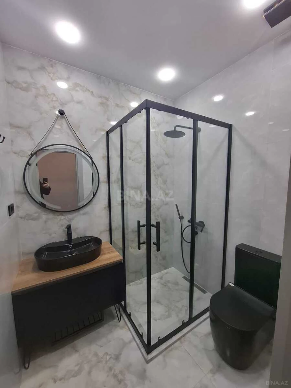 Satılır 4 otaqlı mənzil 145 m²