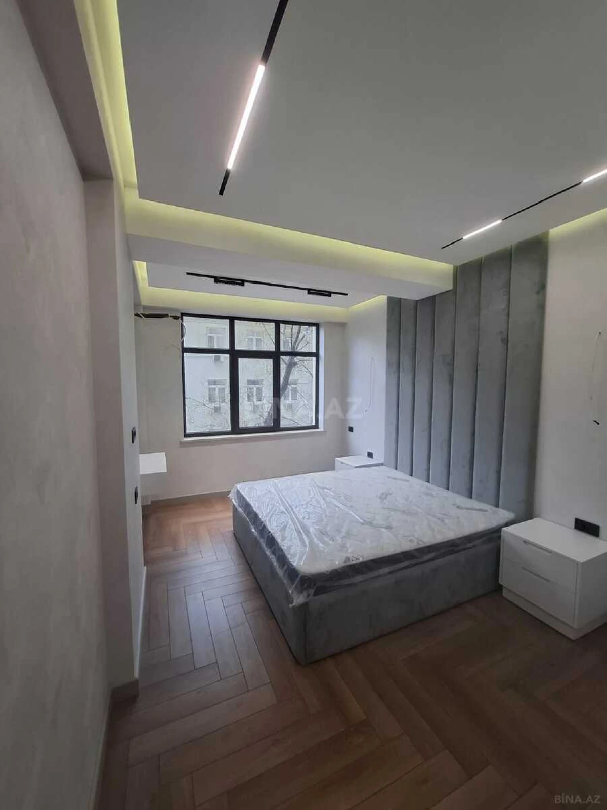 Satılır 4 otaqlı mənzil 145 m²