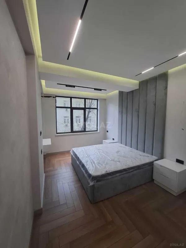 Satılır 4 otaqlı mənzil 145 m²