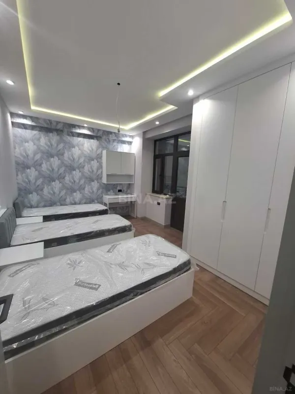 Satılır 4 otaqlı mənzil 145 m²