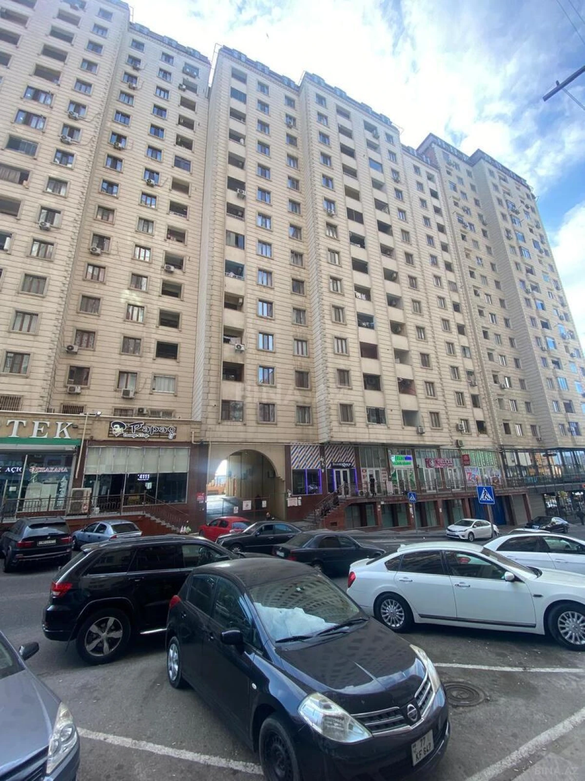 Satılır 3 otaqlı mənzil 92 m²