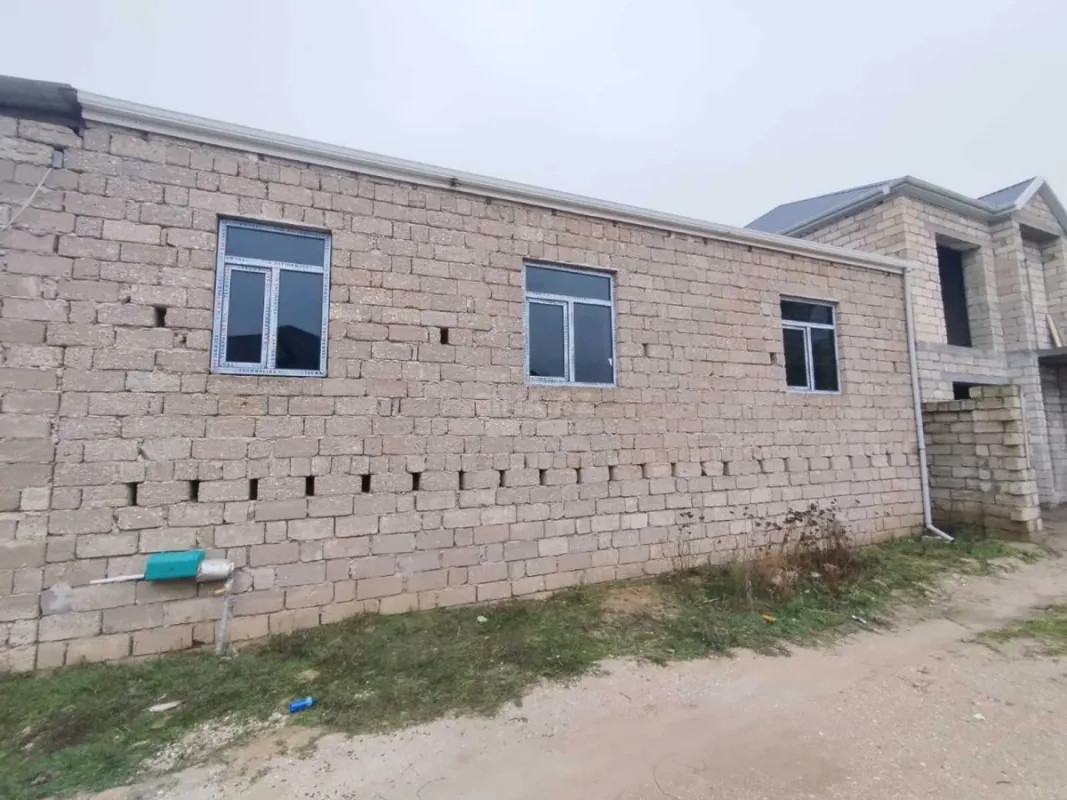 Satılır 4 otaqlı həyət evi 146 m²