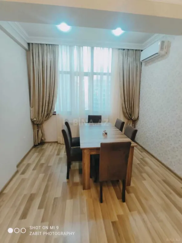 Kirayə verilir 2 otaqlı mənzil 80 m²